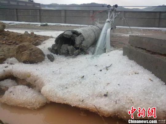 福建多地遭遇強(qiáng)對流天氣 局部遭罕見大冰雹襲擊