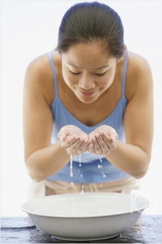 學(xué)會洗臉 到60歲也不會出皺紋