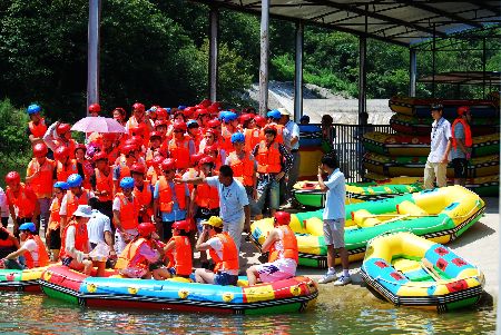 河南固始第二屆長江河漂流節開幕（圖）