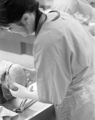 揭秘犯罪鑒證法醫如何讓死者“說話”