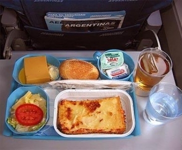 飛機(jī)餐也美味 實(shí)拍各國航空公司美味飛機(jī)餐
