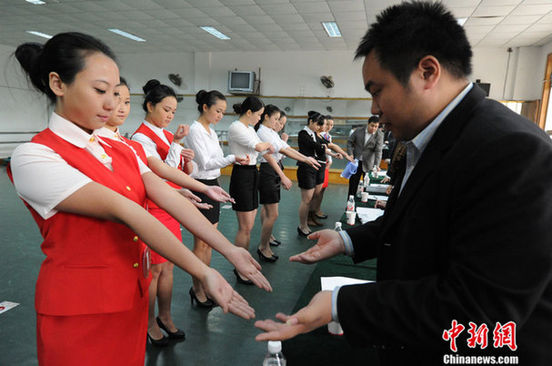 海航來湘招空姐 美女應聘PK綜合素質(zhì)