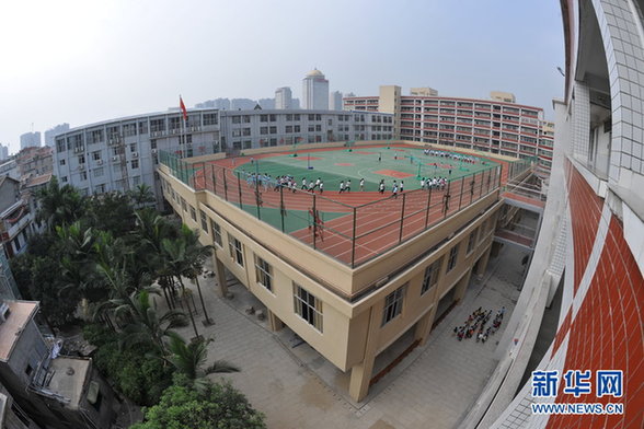 福建莆田學(xué)校投資3000萬建空中操場
