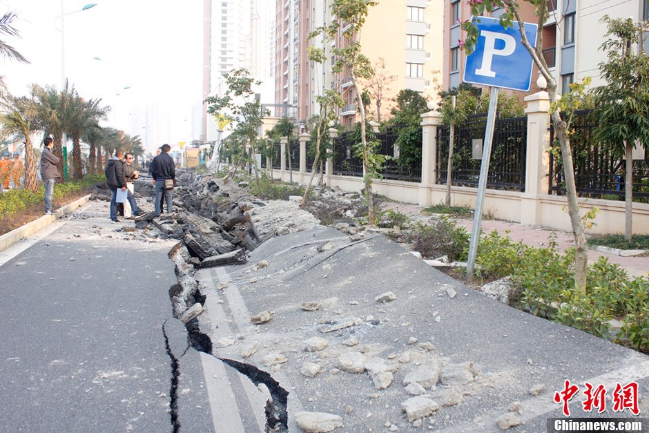 廣西北海地下管道發(fā)生爆炸 掀翻80米路面