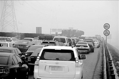 北京路面結冰致2000余起車禍 至少4人遇難(圖)
