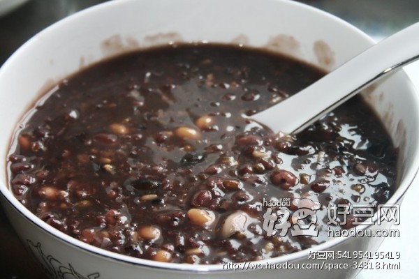春節(jié)勿忘養(yǎng)胃 外出吃年夜飯八大注意事項