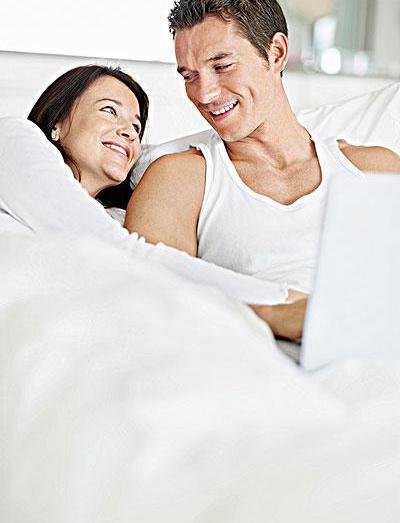 養(yǎng)生：哪種的睡姿的夫妻“最般配”？