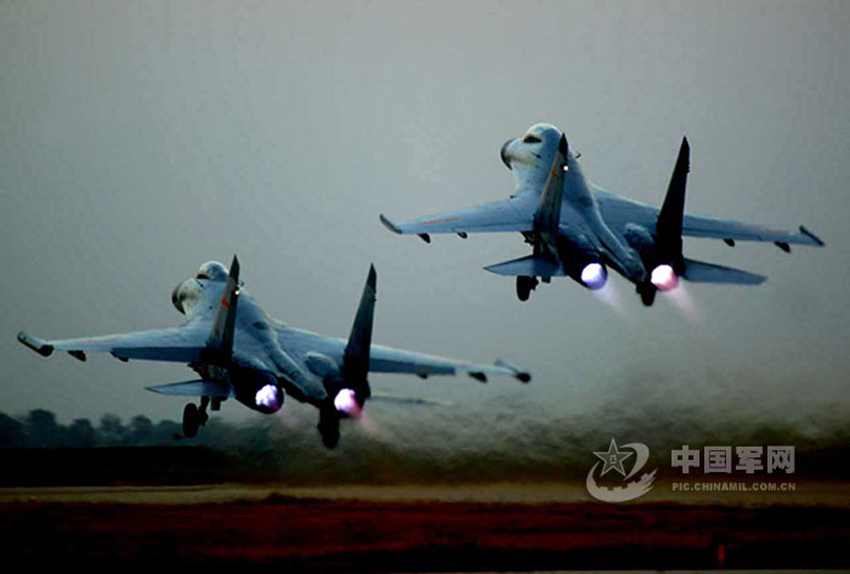 高清組圖：中國空軍蘇-27UBK型戰斗教練機