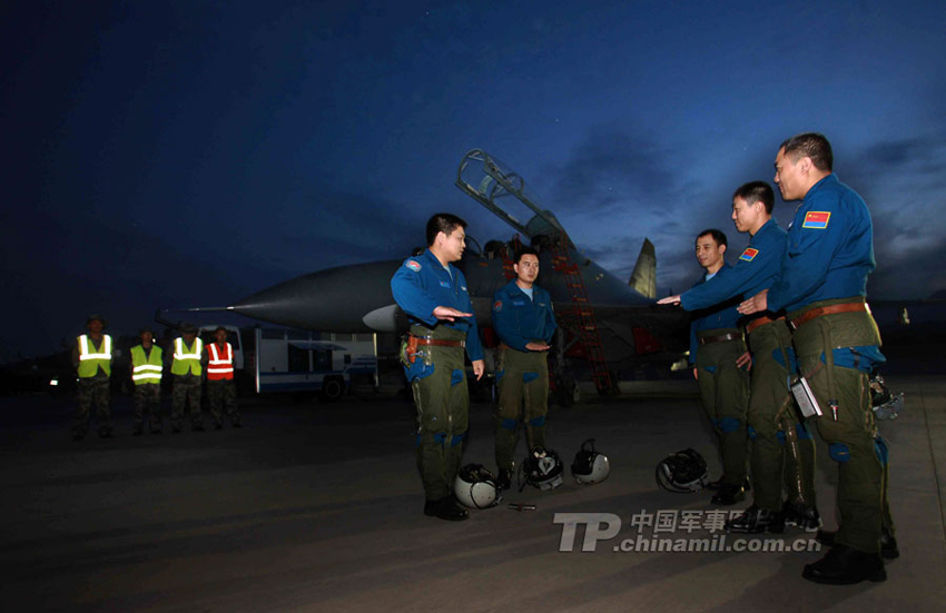 高清組圖：中國空軍蘇-27UBK型戰斗教練機