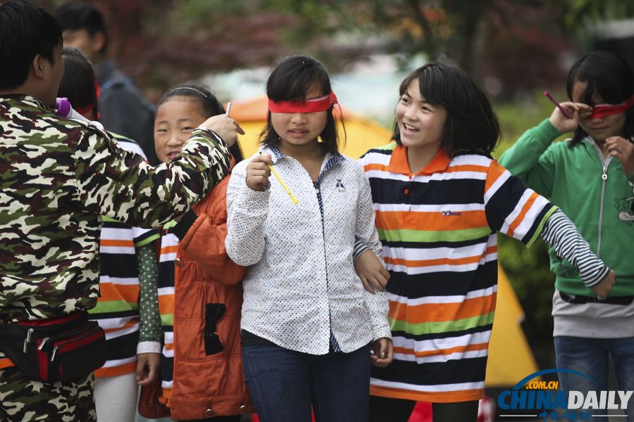 中國(guó)日?qǐng)?bào)聚焦蘆山地震之 學(xué)生篇
