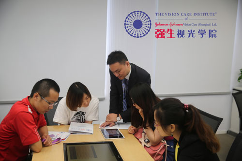 全新強生視光學院開幕 持續引領隱形眼鏡健康理念