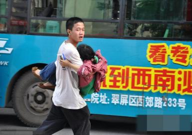 中國好考生遭高校哄搶：為照顧母親望川內就讀