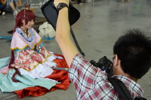 廣州暑期首場動漫展人氣爆棚 cosplay玩轉不停