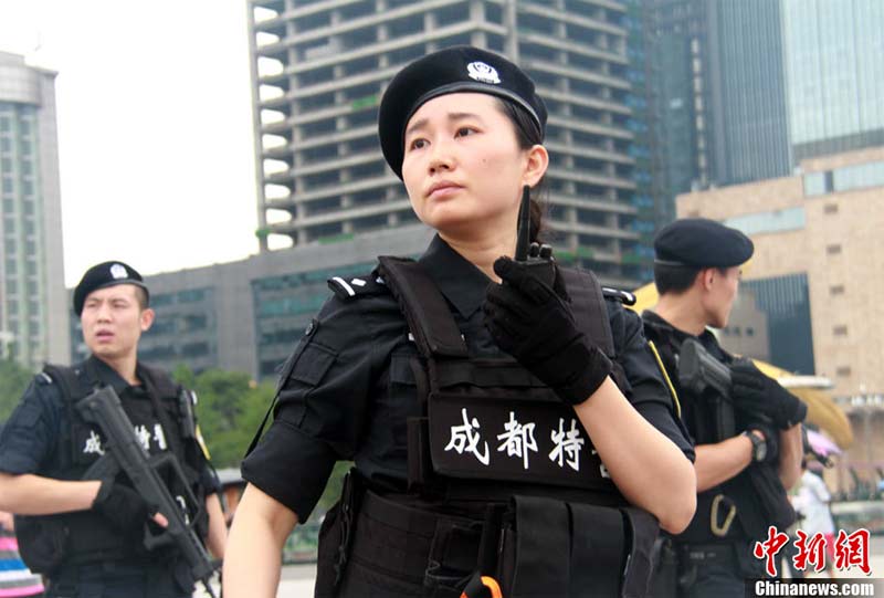 沈陽：新型警用電動巡邏車在全運村上崗