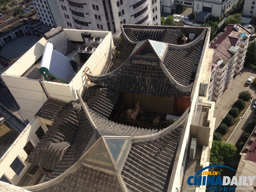 各地頻現(xiàn)“空中違建” 公共利益遭漠視