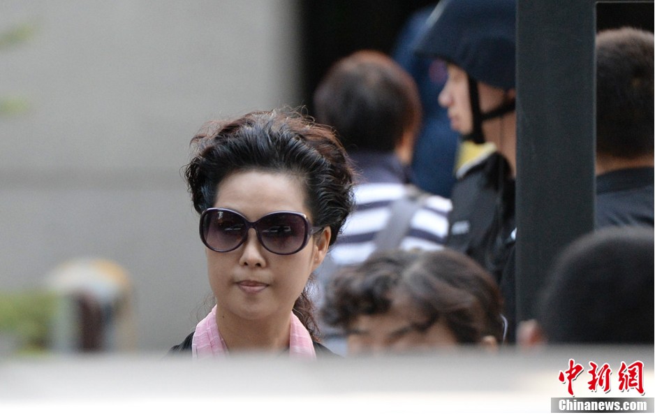 李某某等五人強奸案一審宣判 李某某獲刑10年