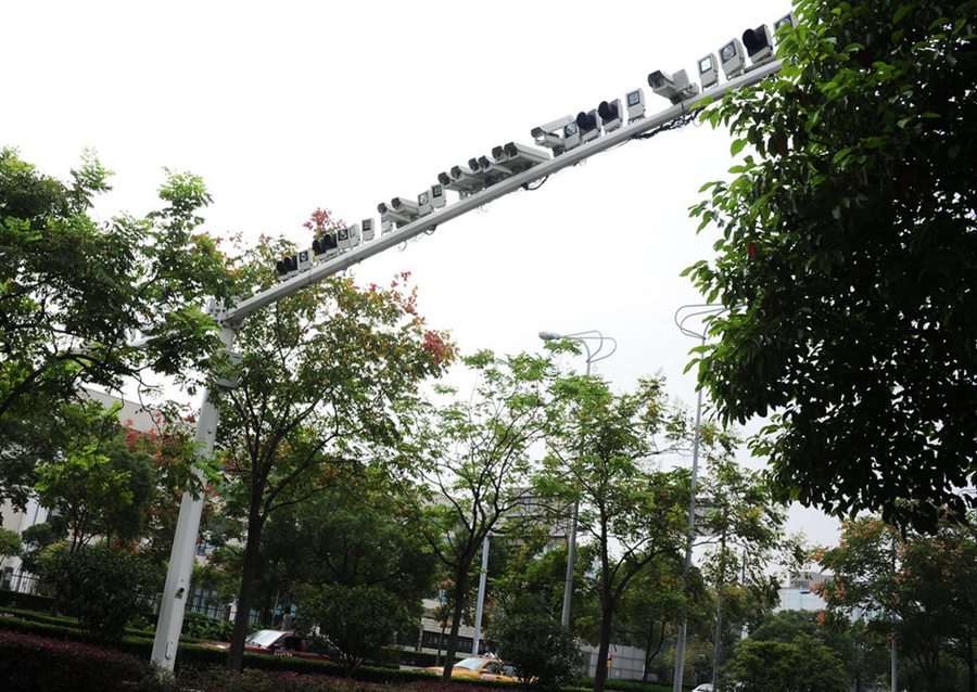 北京上海兩市路段現密集探頭遭調侃