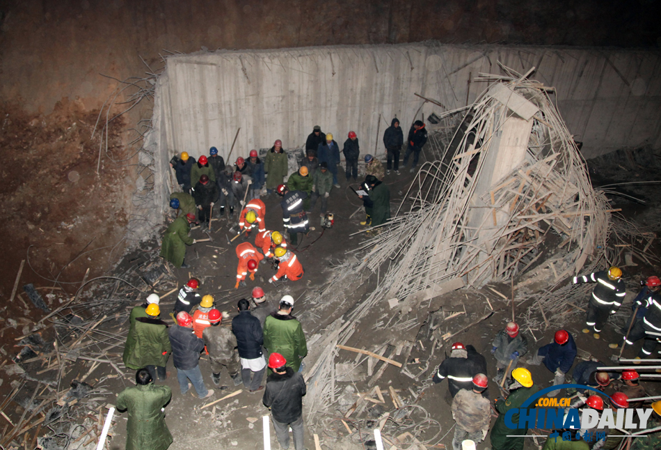 河北遵化一在建庫房坍塌事故現場曝光 已致8人死亡