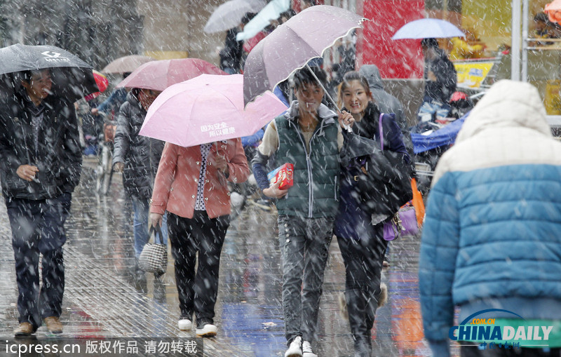 南方持續雨雪第三日 昆明機場延長臨時關閉時間