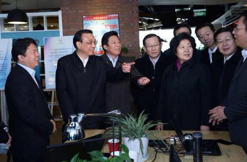 李克強(qiáng)鼓勵(lì)創(chuàng)業(yè)者：政府會(huì)為你們?cè)黾訝I(yíng)養(yǎng)