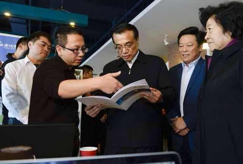 李克強(qiáng)鼓勵(lì)創(chuàng)業(yè)者：政府會(huì)為你們?cè)黾訝I(yíng)養(yǎng)