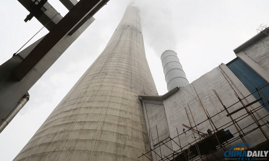 湖北一發電廠拆除煙囪時發生垮塌致二人遇難