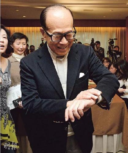 李嘉誠澄清財產被低估四成 稱對香港有感情不撤資