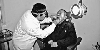 探訪醫(yī)生多點(diǎn)執(zhí)業(yè)：公家身份使從業(yè)者不敢兼職