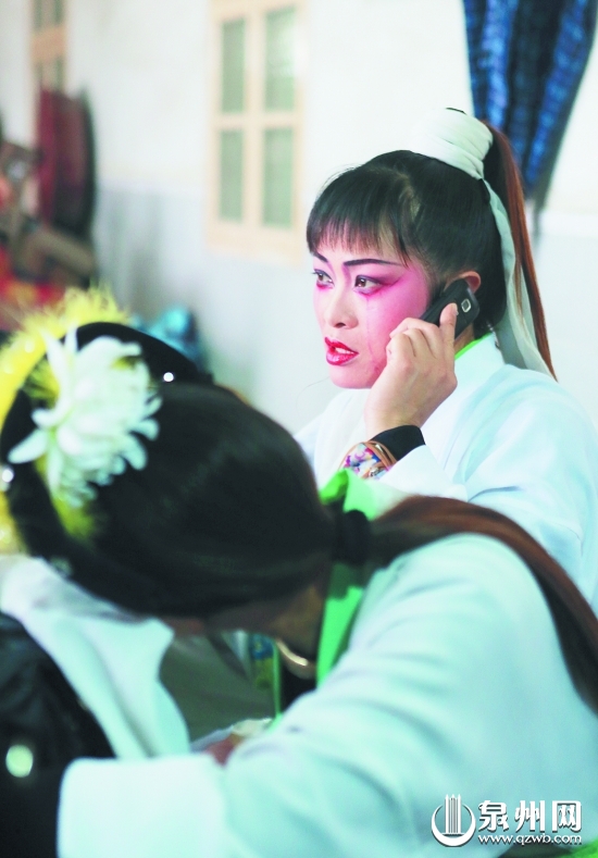 福建職業哭靈女 每月“哭”二十余場收入賽白領