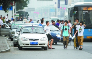 通州私車組建出租車隊受質疑 壓力太大就關張