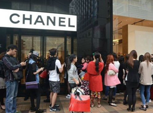 北京奢侈品店客流降60% 經理:臉笑僵也賣不出幾件
