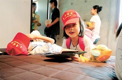 實(shí)測(cè)最佳實(shí)踐區(qū)環(huán)保建筑 不開空調(diào)照樣清涼(圖)