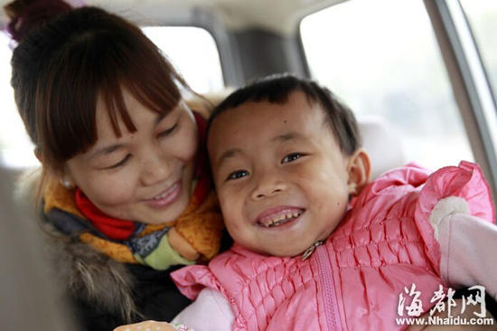 福州9歲女童身高僅80厘米 多方助力圓其上學(xué)夢