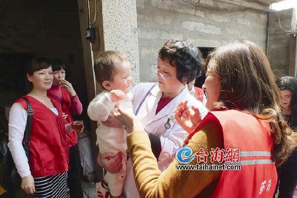 “奇跡寶寶”趙平安一周歲 后續可能還要做手術