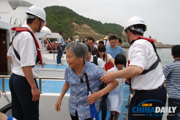 海事部門嚴(yán)防死守防抗“尤特” 茂名港在港243艘船舶防風(fēng)安全有序