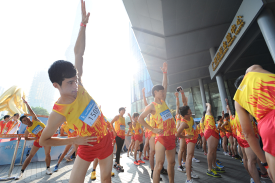 13分54秒！奧運選手勇奪廣州IFC登高賽冠軍