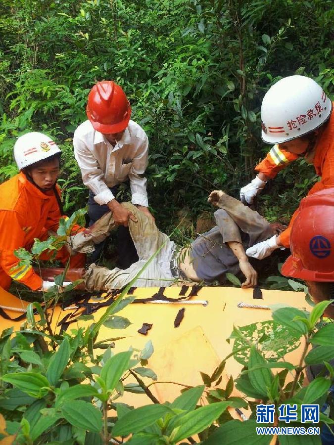 廣西恭城一施工現(xiàn)場(chǎng)塌方10人被埋
