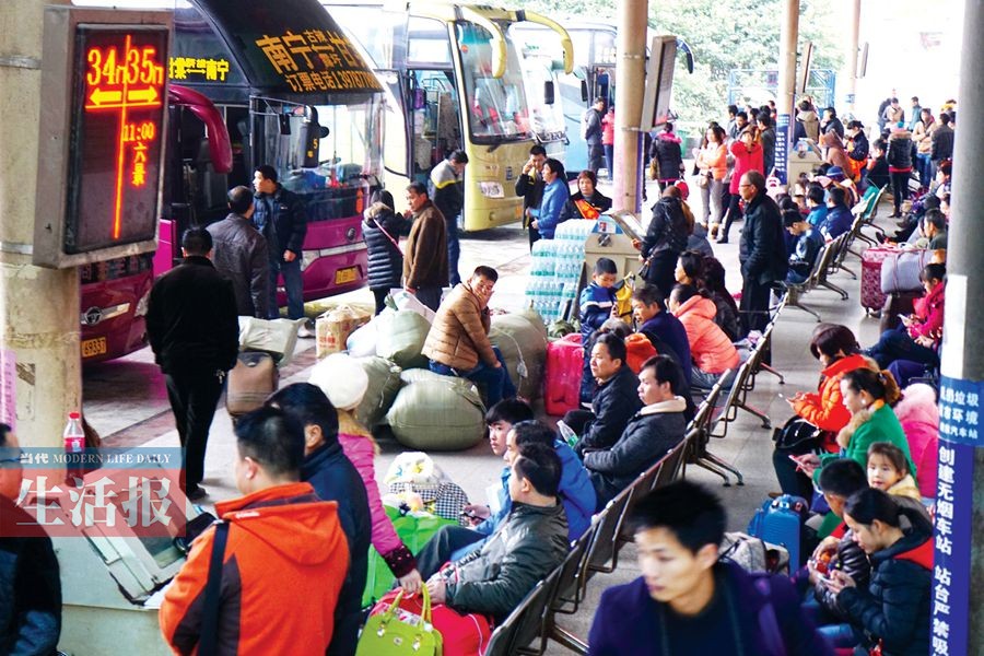 春運首日南寧運送旅客18萬人 火車東站迎大考