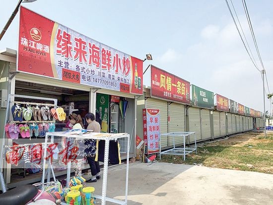 300米鐵皮屋入駐銀灘 經(jīng)營餐飲店未辦理相關(guān)手續(xù)