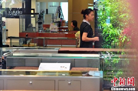 海南離境退稅定點(diǎn)商店發(fā)生持槍盜竊案(組圖)