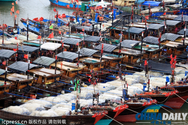海南防風(fēng)響應(yīng)升至III級(jí) 臺(tái)風(fēng)“百合”致2萬(wàn)余漁船回港避風(fēng)