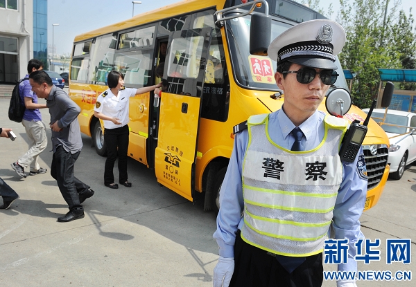 校車安全律令別在基層“懸空”