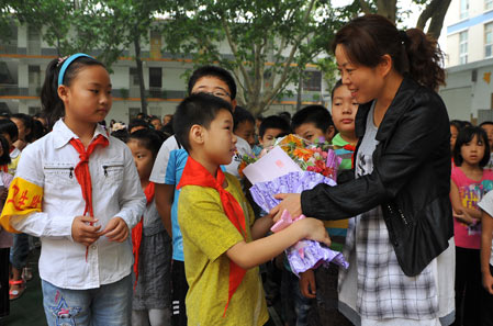 鄭州二七區(qū)外國語小學“中英文開學典禮”喜迎新學期