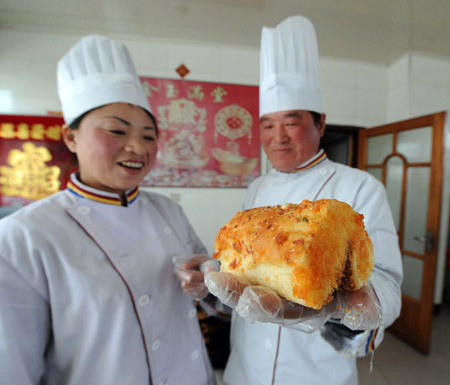 糕點(diǎn)師傅獨(dú)臂創(chuàng)造幸福生活