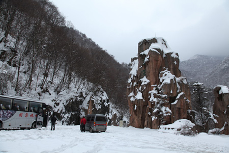 神農(nóng)架降十年最大春雪