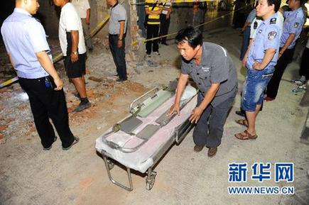 武漢一在建五層樓垮塌 已知7人受傷（圖）