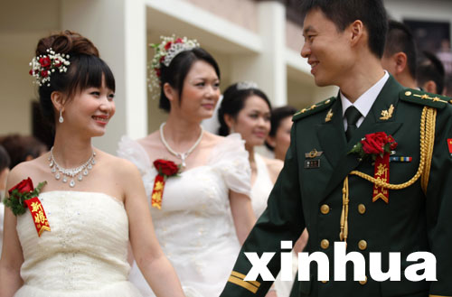湖北宜昌消防為11對新人舉辦集體婚禮