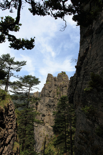 最長棧道揭“神農(nóng)一景”神秘面紗