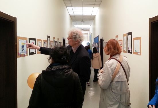 “五彩鹿兒童藝術展”舉辦 自閉癥兒童辦畫展