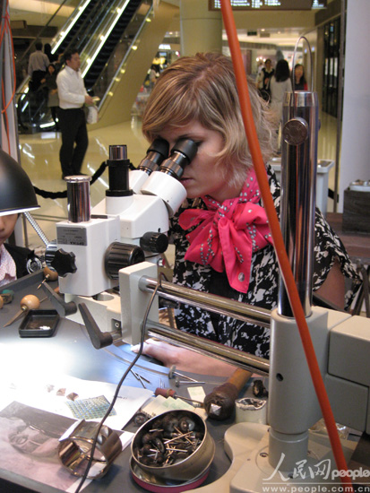 揭愛(ài)馬仕鉑金包如何煉成(圖)